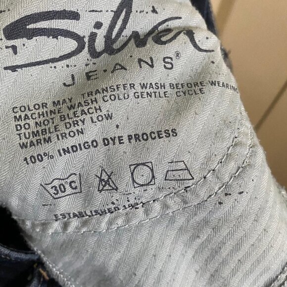 Silver Women's Santorini Dark Wash Cropped Ankle Factory Faded Jeans Size 28 - Picture 9 of 11